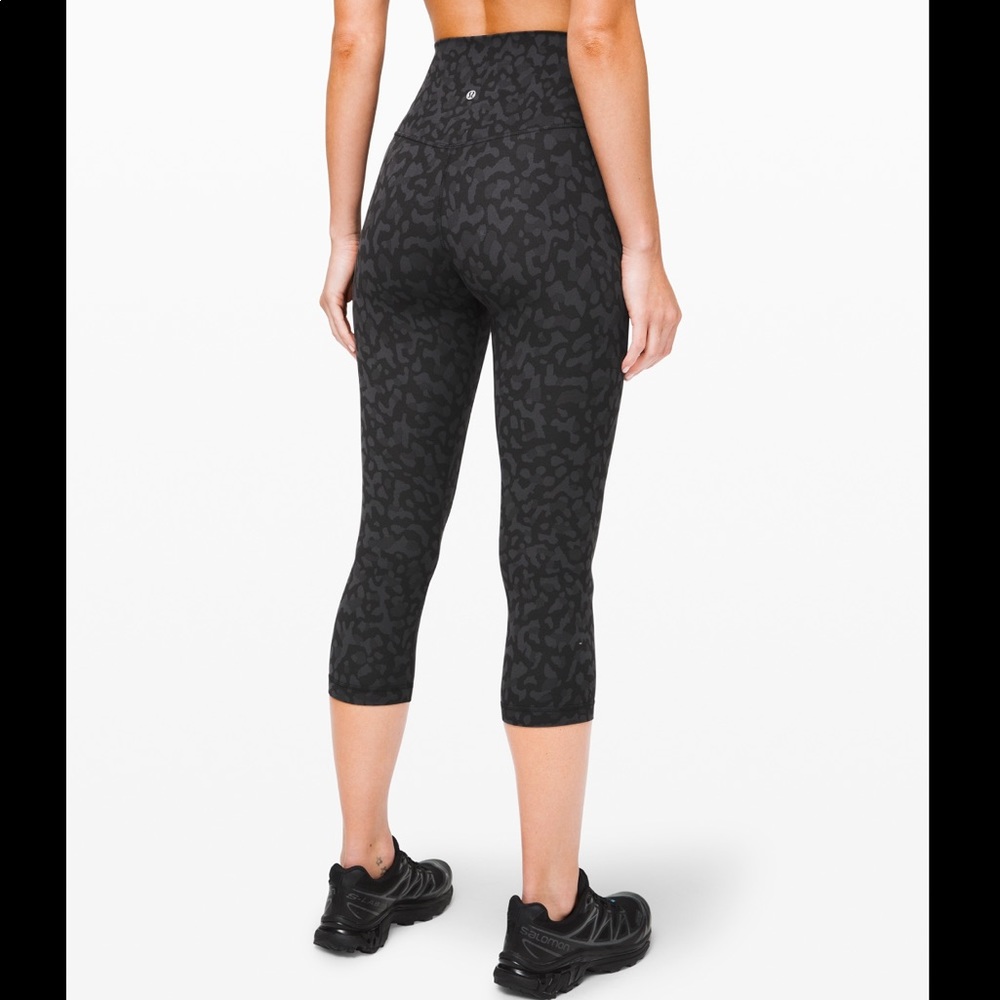 NWT Lululemon Align crop 21 Formation Camo Deep - Picture 3 of 6